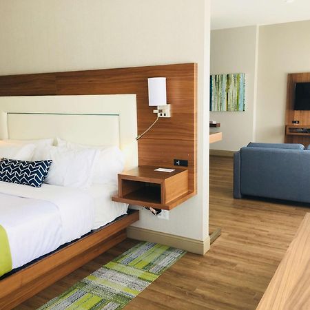Best Western Plus Mont-Laurier Bagian luar foto