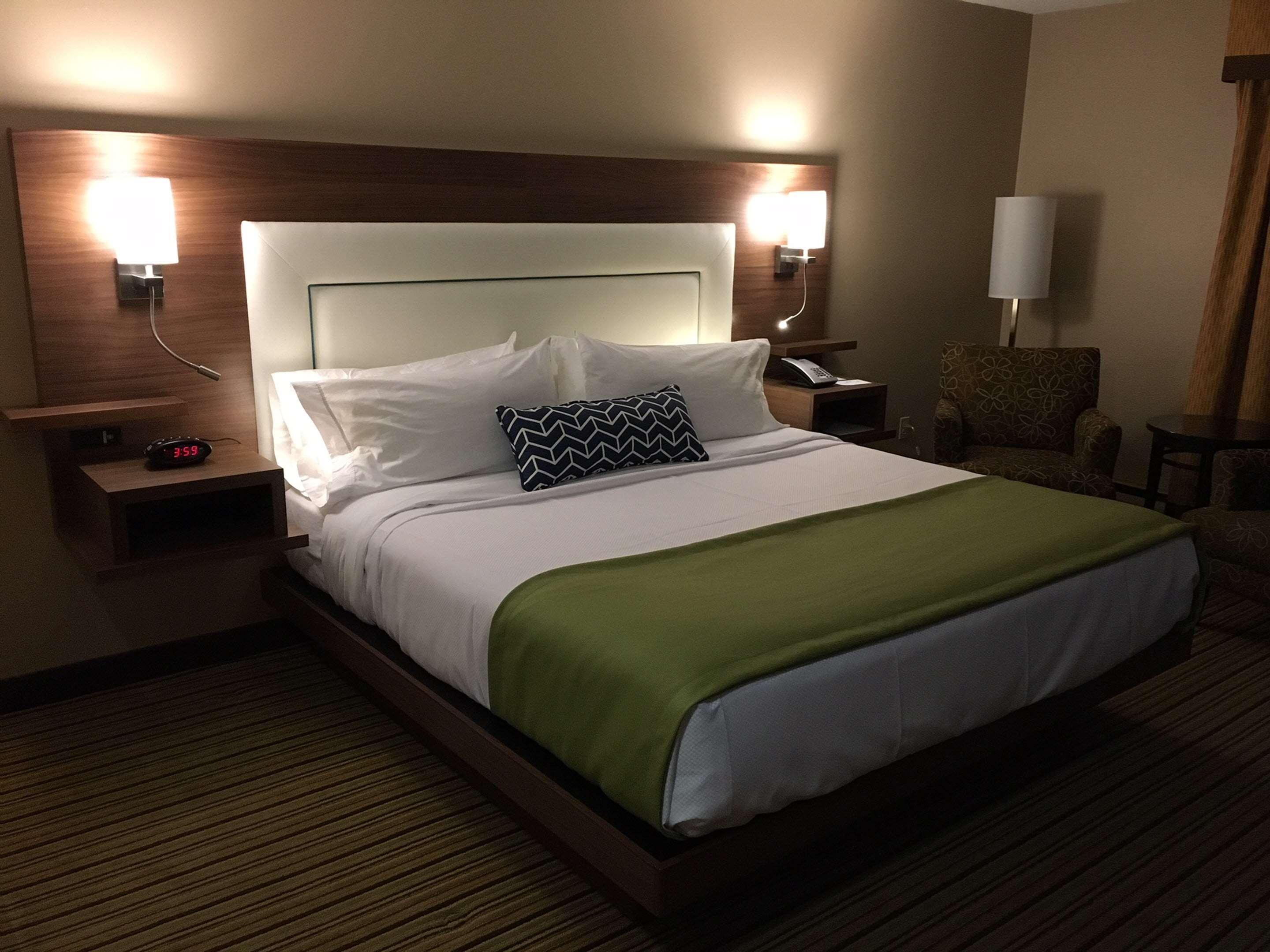 Best Western Plus Mont-Laurier Bagian luar foto