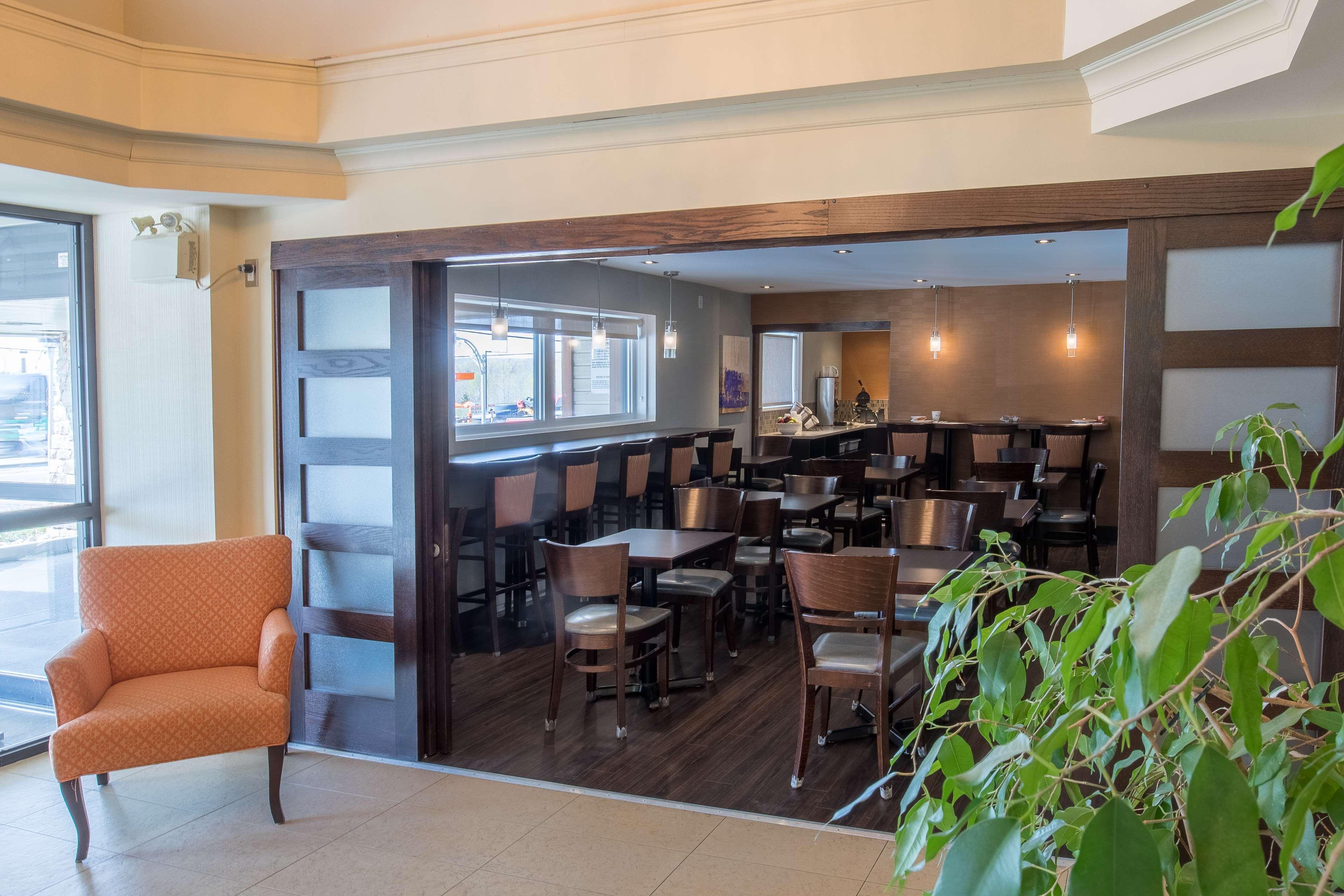 Best Western Plus Mont-Laurier Bagian luar foto