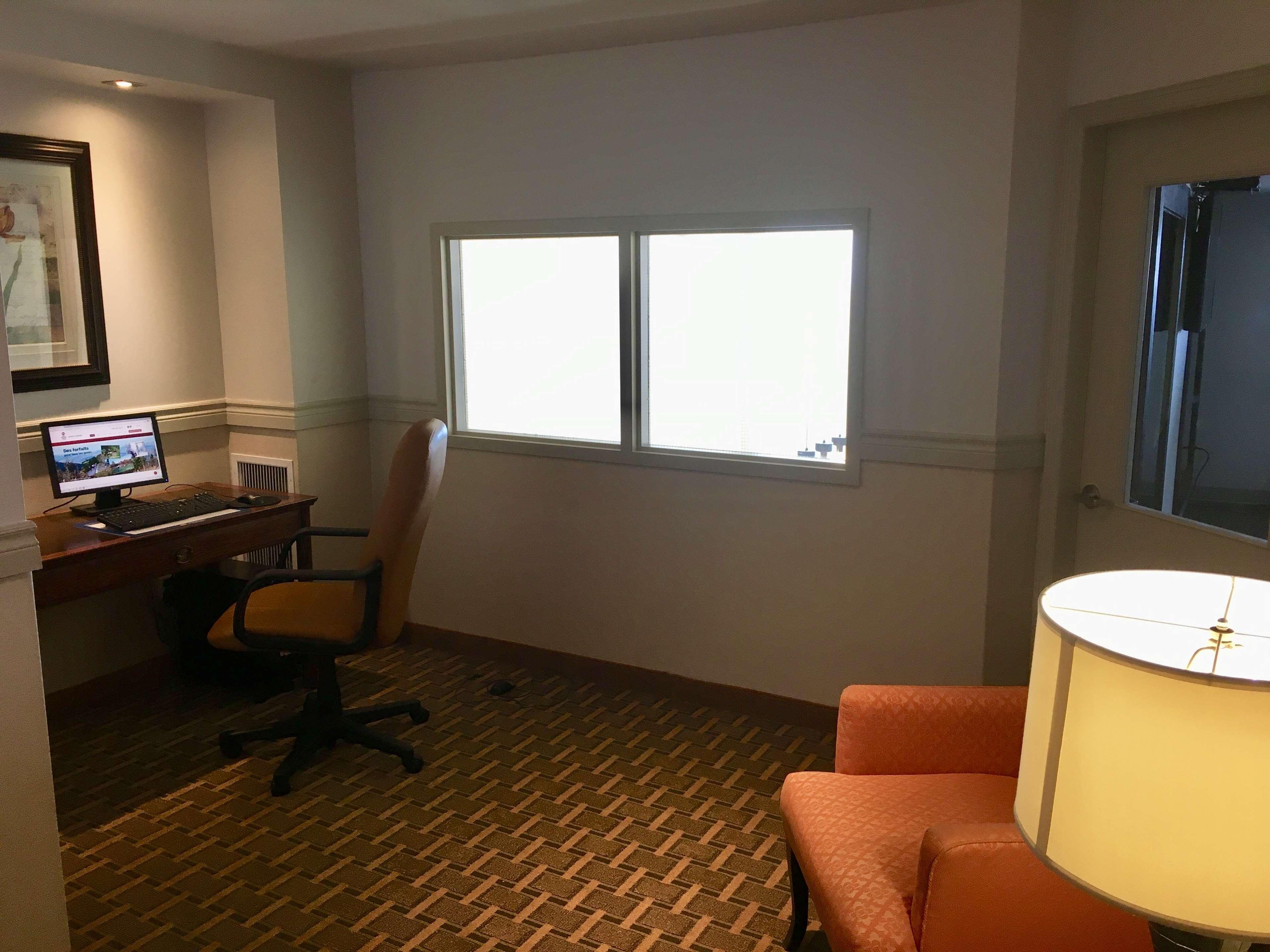 Best Western Plus Mont-Laurier Bagian luar foto