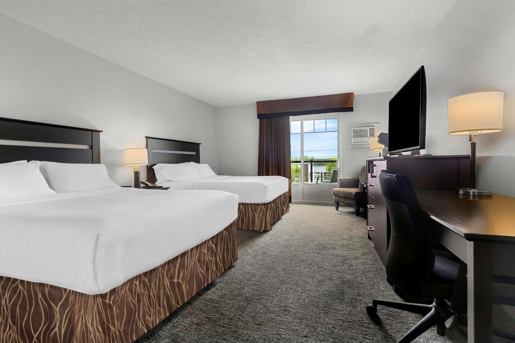 Best Western Plus Mont-Laurier Bagian luar foto