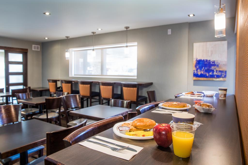 Best Western Plus Mont-Laurier Bagian luar foto