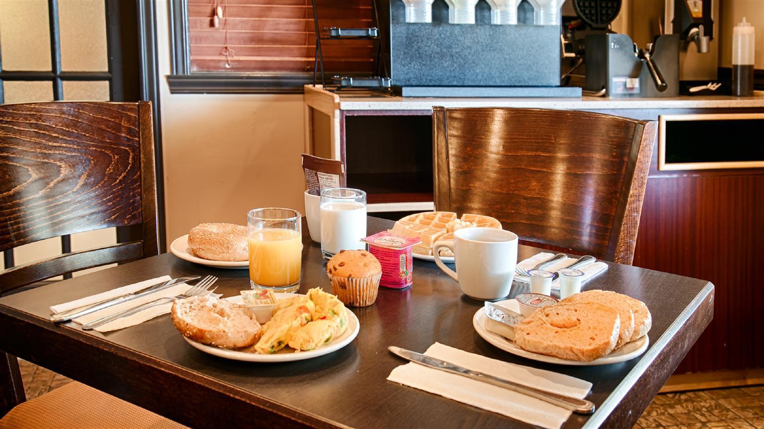 Best Western Plus Mont-Laurier Bagian luar foto
