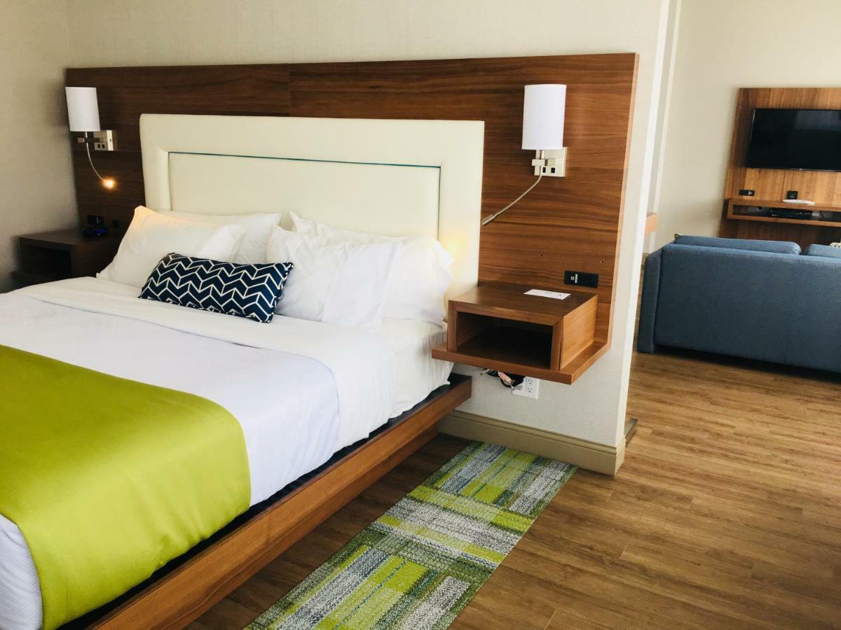 Best Western Plus Mont-Laurier Bagian luar foto